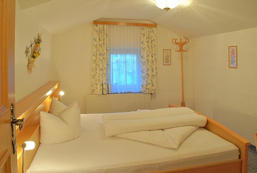 Gaestehaus Resi Єрценс Номер фото